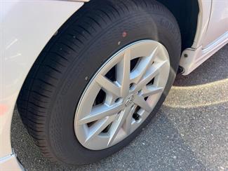 2016 Toyota Prius - Thumbnail