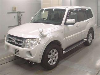 2013 Mitsubishi Pajero - Thumbnail