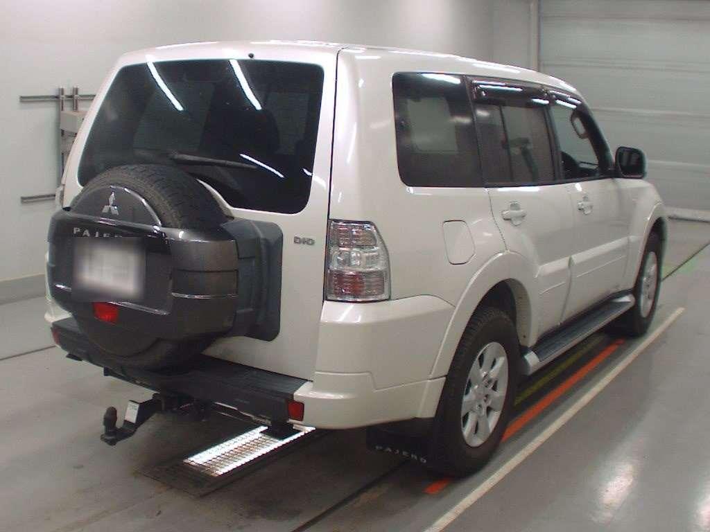 2013 Mitsubishi Pajero