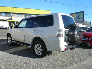 2013 Mitsubishi Pajero - Thumbnail