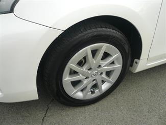 2021 Toyota Prius - Thumbnail