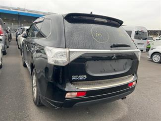 2013 Mitsubishi Outlander - Thumbnail