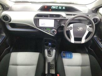 2013 Toyota Aqua - Thumbnail