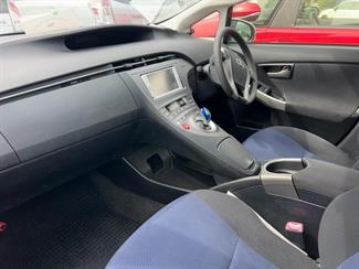 2013 Toyota Prius - Thumbnail