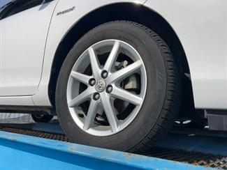 2013 Toyota Aqua - Thumbnail