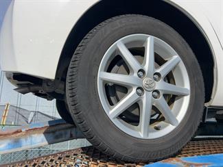 2013 Toyota Aqua - Thumbnail