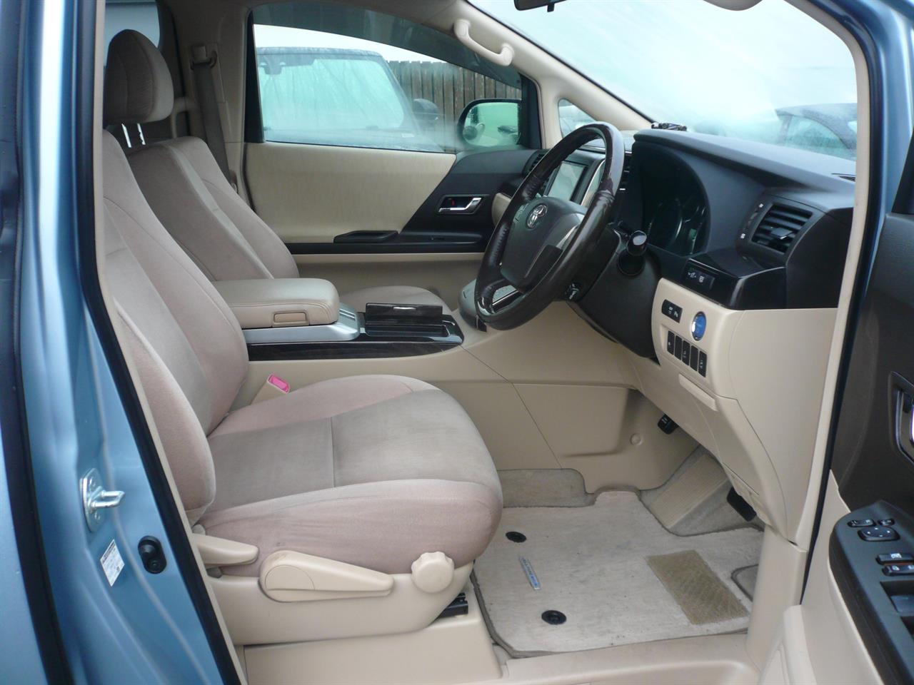 2014 Toyota VELLFIRE