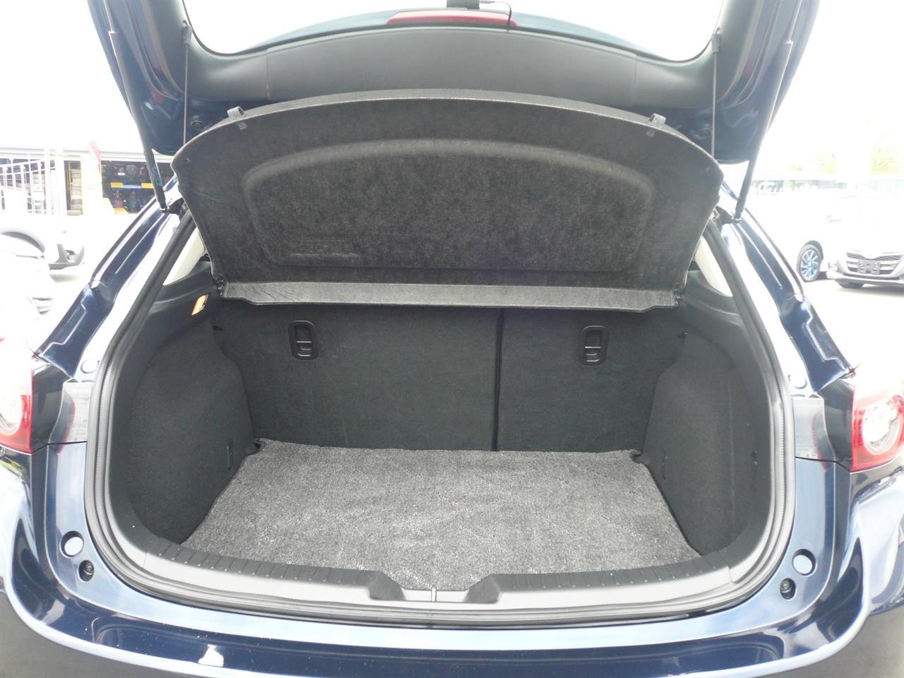 2013 Mazda Axela