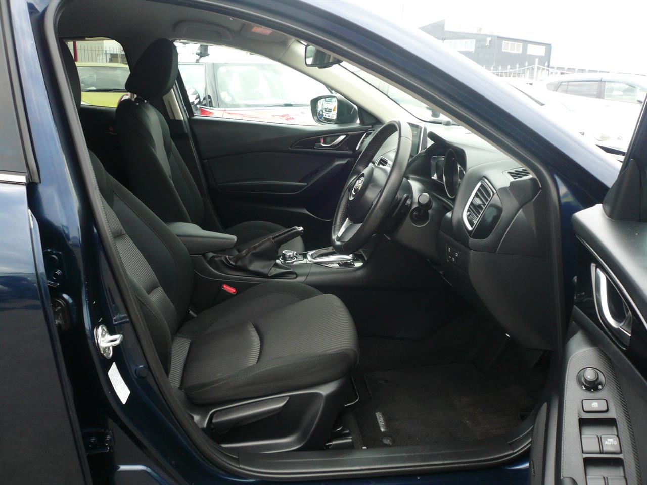 2013 Mazda Axela
