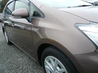 2020 Toyota Prius - Thumbnail
