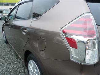 2020 Toyota Prius - Thumbnail