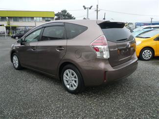 2020 Toyota Prius - Thumbnail