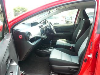 2014 Toyota Aqua - Thumbnail