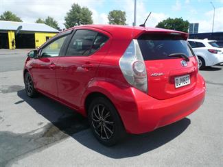 2014 Toyota Aqua - Thumbnail