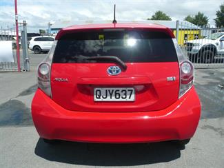 2014 Toyota Aqua - Thumbnail