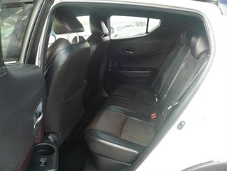 2018 Toyota C-HR - Thumbnail