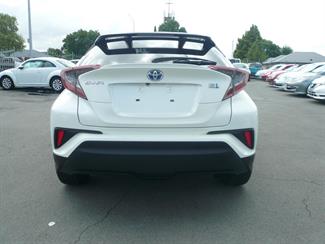 2018 Toyota C-HR - Thumbnail