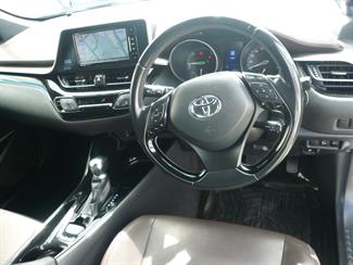 2018 Toyota C-HR - Thumbnail