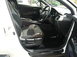 2018 Toyota C-HR - Thumbnail