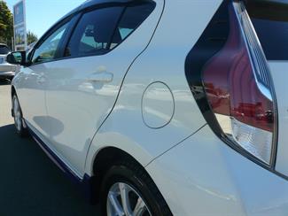 2016 Toyota Aqua - Thumbnail