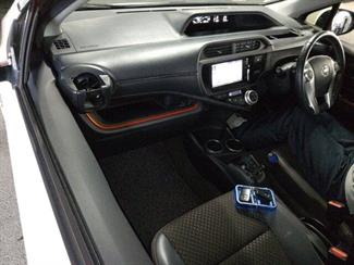 2016 Toyota Aqua - Thumbnail