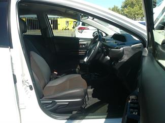 2016 Toyota Aqua - Thumbnail