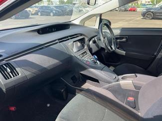 2014 Toyota Prius - Thumbnail