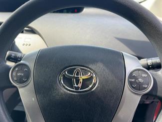 2014 Toyota Prius - Thumbnail