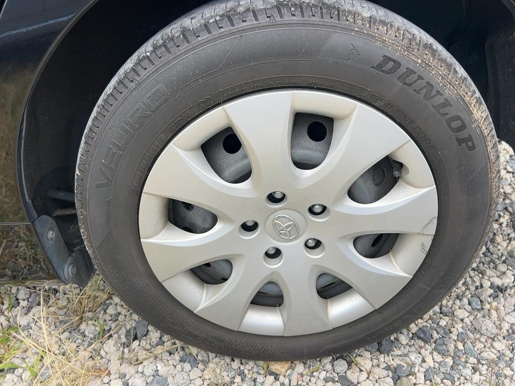 2021 Toyota PRIUS ALPHA
