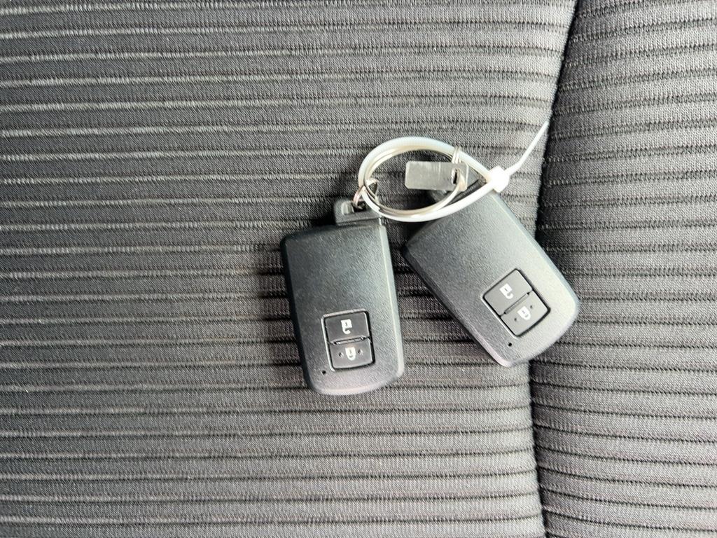 2021 Toyota PRIUS ALPHA