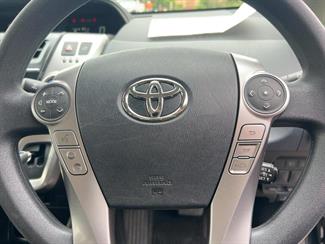 2021 Toyota PRIUS ALPHA - Thumbnail