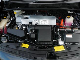 2013 Toyota prius 1800cc automatic - Thumbnail