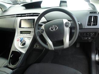 2013 Toyota prius 1800cc automatic - Thumbnail
