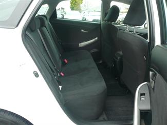 2015 Toyota Prius - Thumbnail