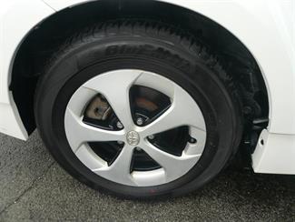 2015 Toyota Prius - Thumbnail