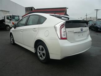2015 Toyota Prius - Thumbnail