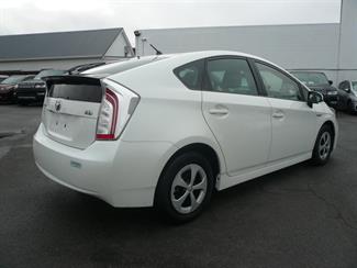 2015 Toyota Prius - Thumbnail