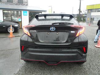 2018 Toyota C-HR - Thumbnail
