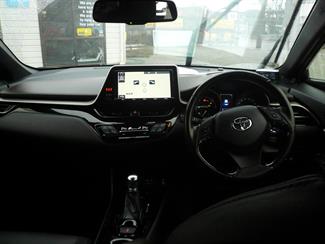 2018 Toyota C-HR - Thumbnail