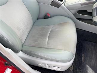 2014 Toyota Prius - Thumbnail