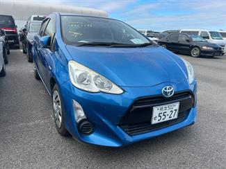 2015 Toyota Aqua - Thumbnail