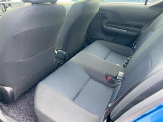 2015 Toyota Aqua - Thumbnail