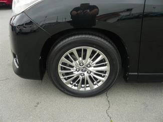 2013 Toyota Alphard - Thumbnail