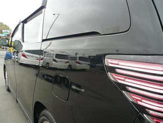 2013 Toyota Alphard - Thumbnail