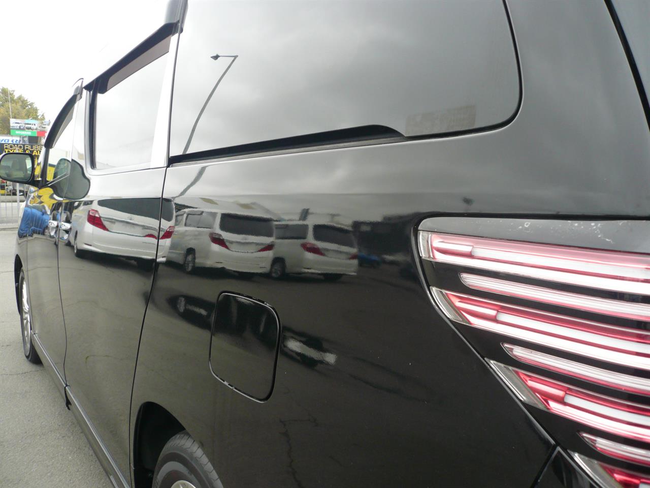 2013 Toyota Alphard