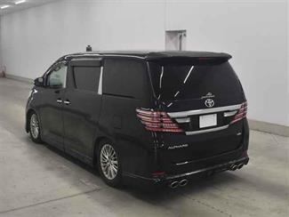 2013 Toyota Alphard - Thumbnail