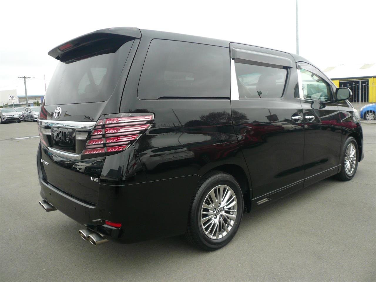2013 Toyota Alphard