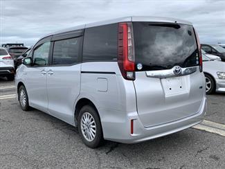2014 Toyota Noah - Thumbnail
