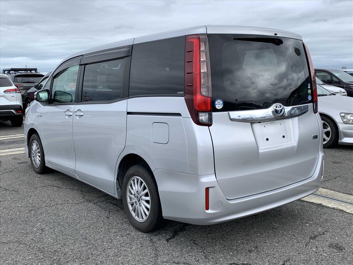 2014 Toyota Noah