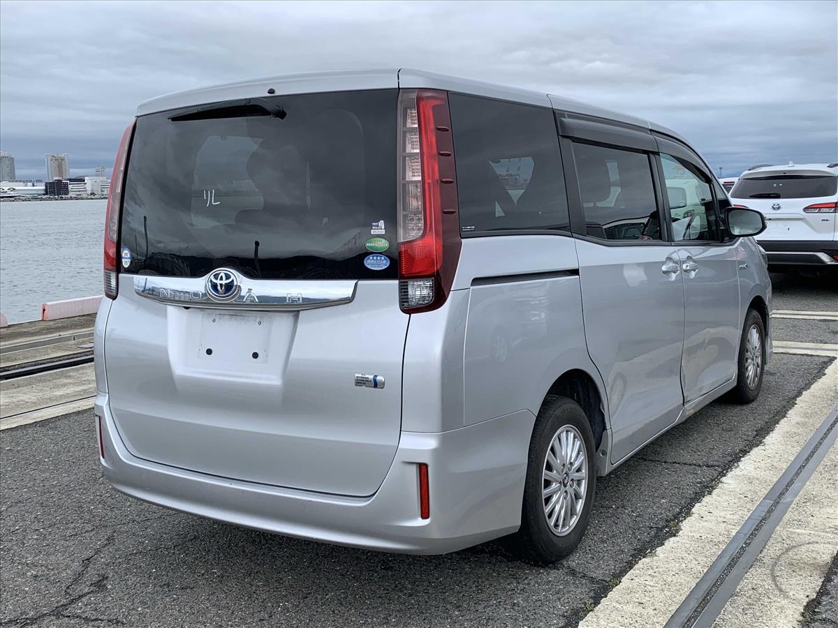 2014 Toyota Noah